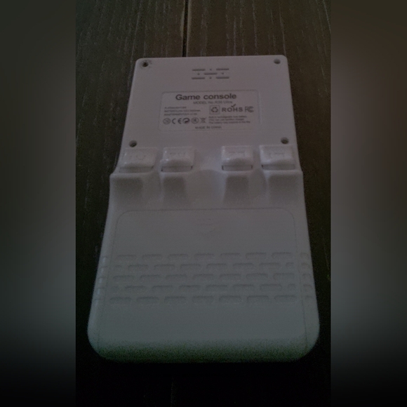 R36 Ultra Handheld Console - White - Picture 5 of 7